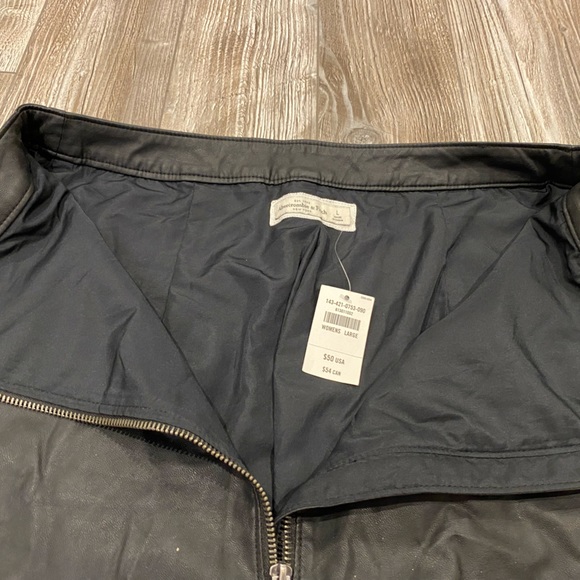 Abercrombie Vegan Leather Zipper Mini Skirt (Size L) - Picture 3 of 4